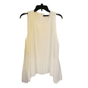 Zara’s Sleeveless Swing Blouse